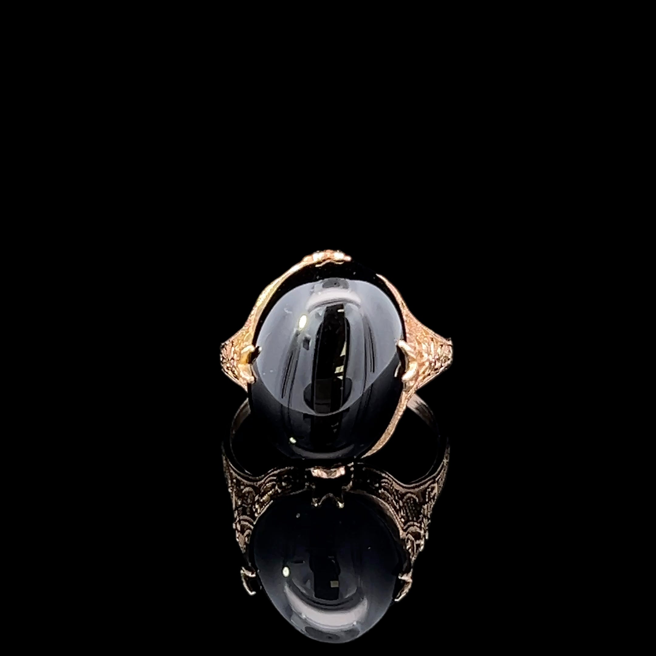Lilly 14K Yellow Gold Onyx Cabochon Ring