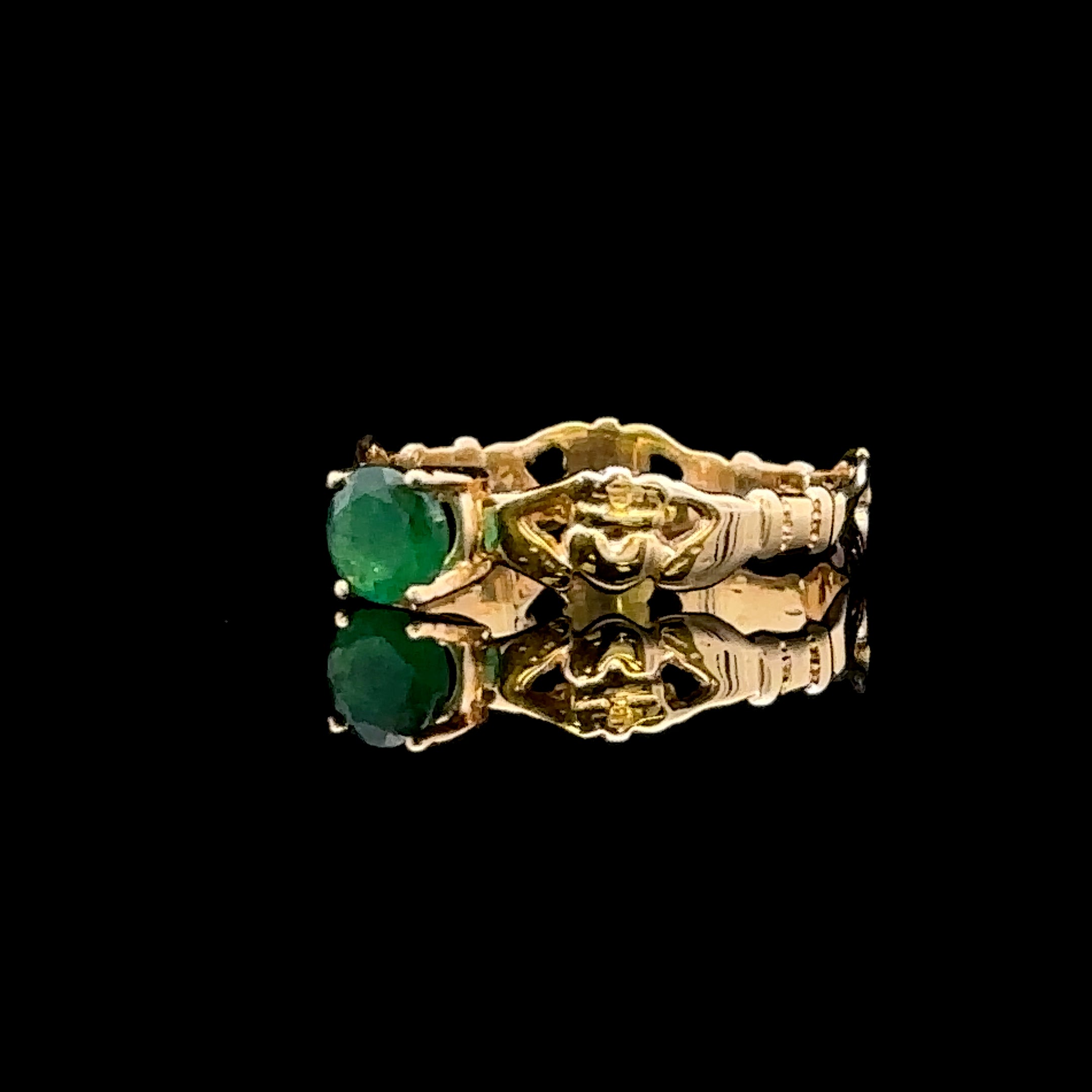 Berkley 14K Yellow Gold Claddagh Band with Emerald Center