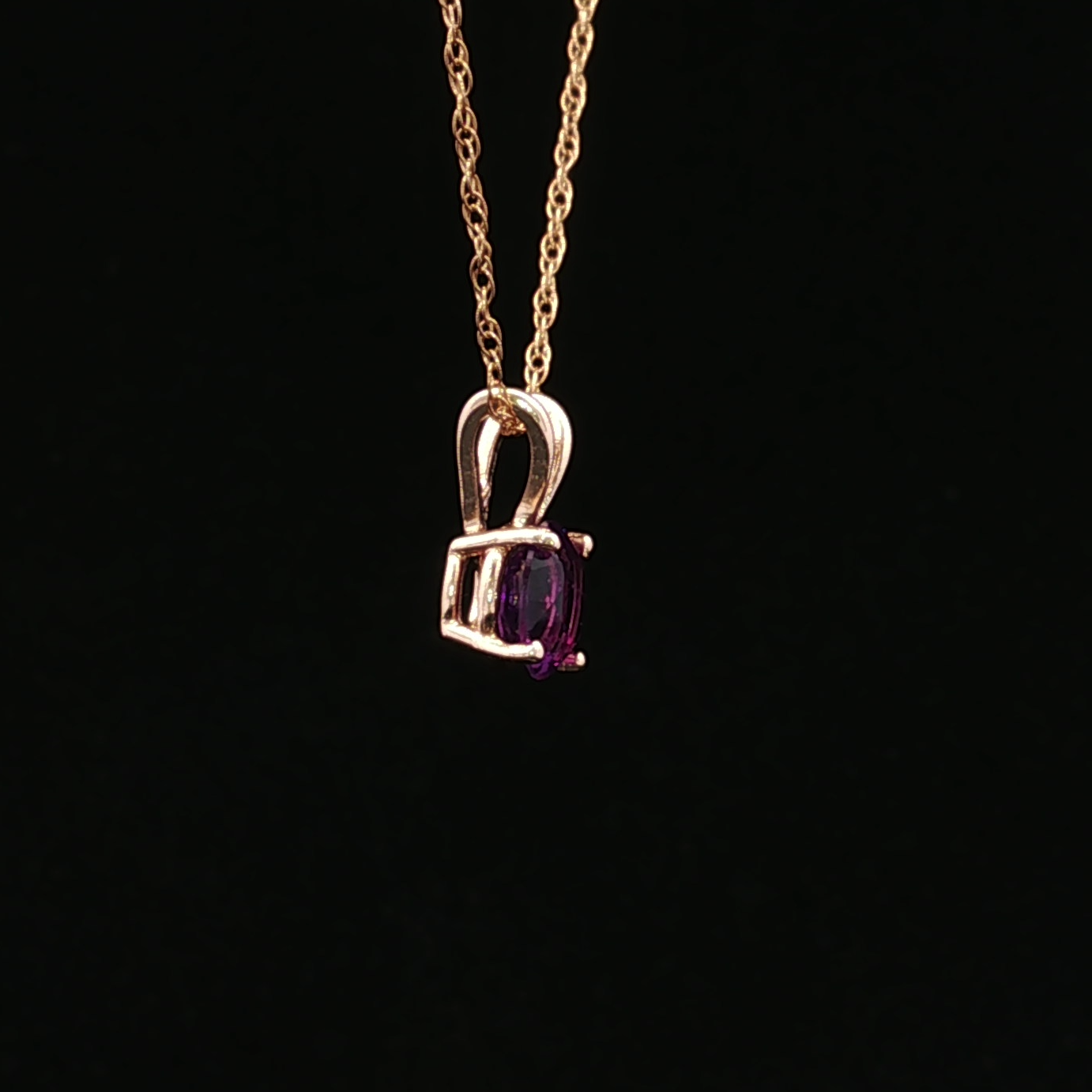 14K Yellow Gold Necklace with 1.10ct Round Purple Amethyst
