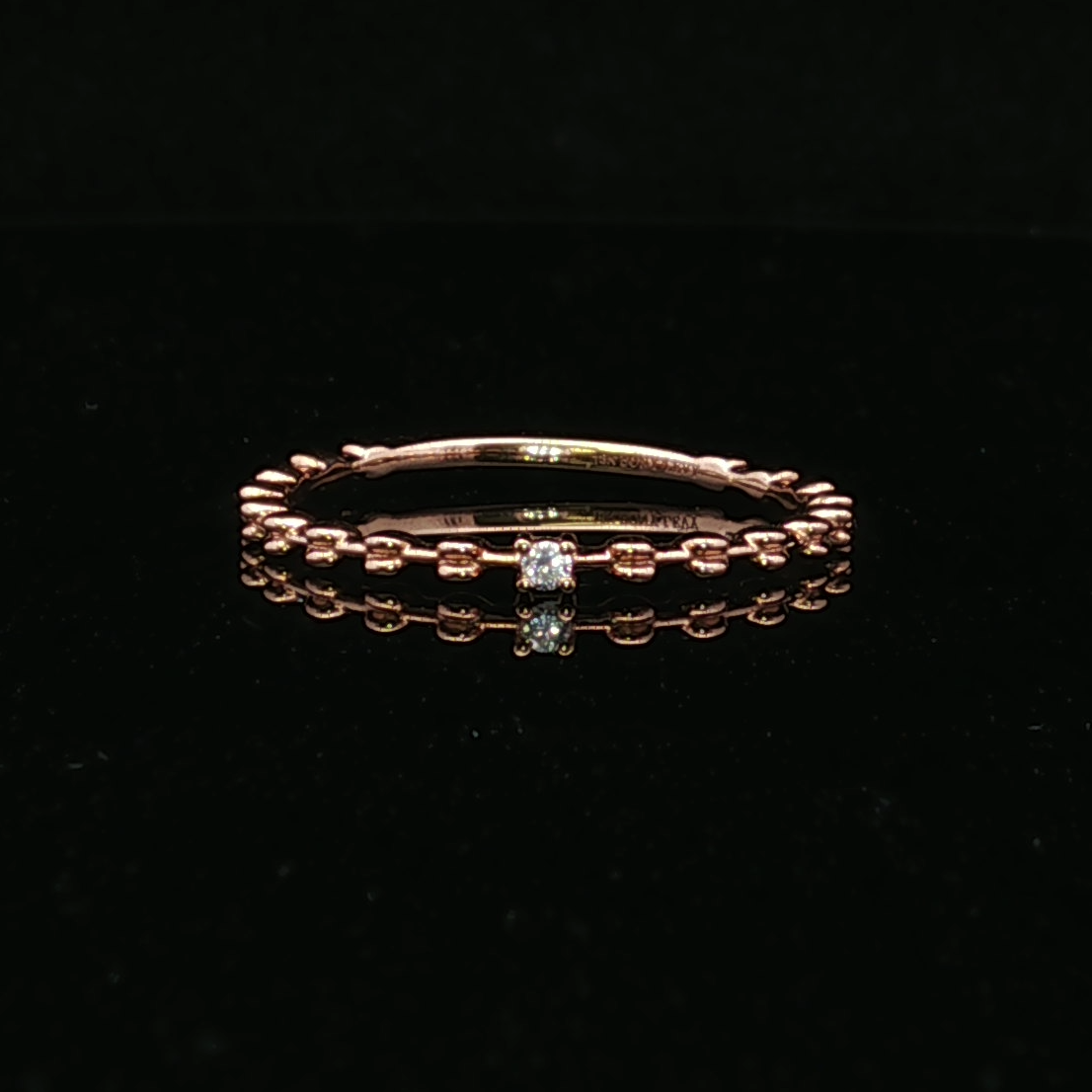 Rose 18K Slim Gear Style Ring with Round Diamond