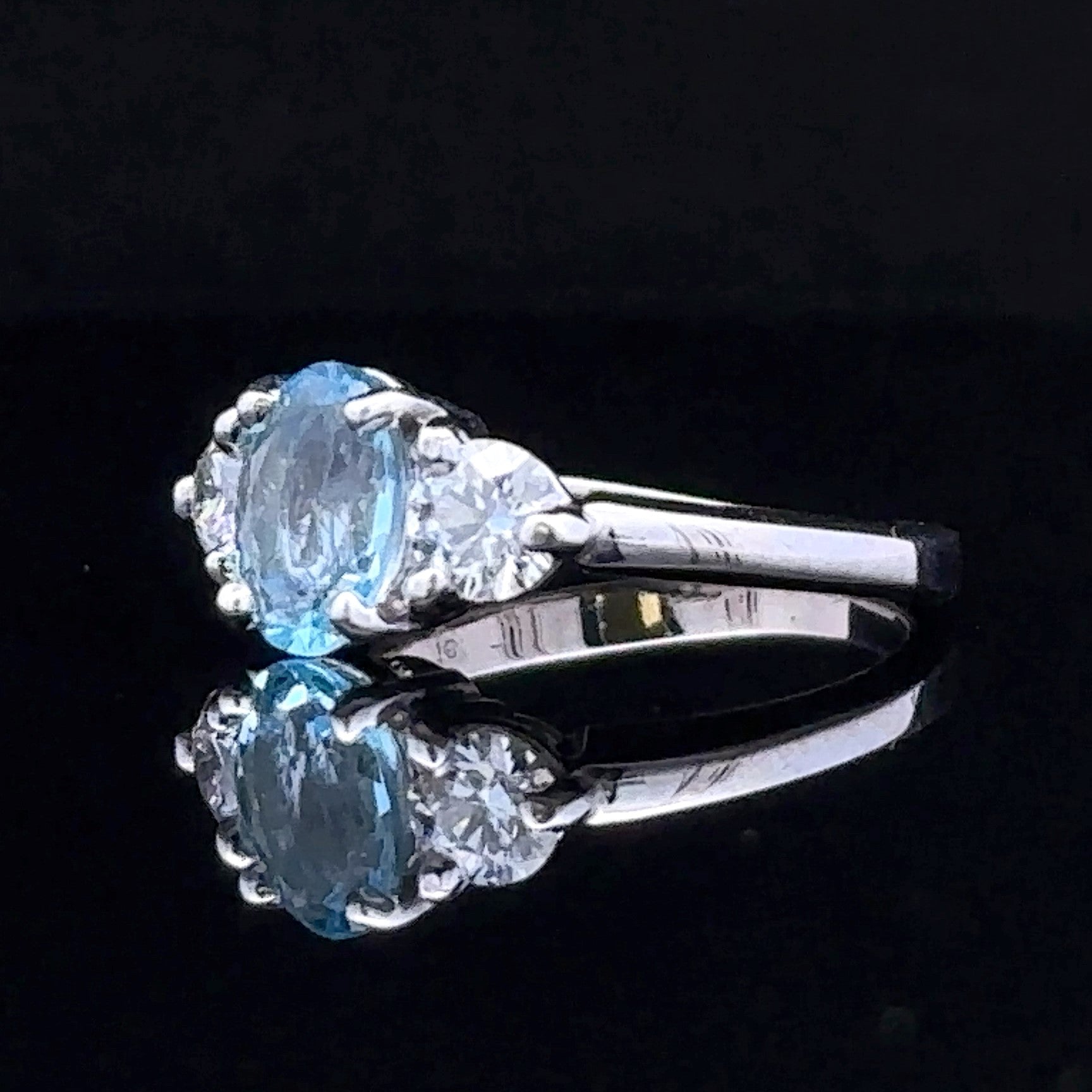 18K white gold diamond and aquamarine ring
