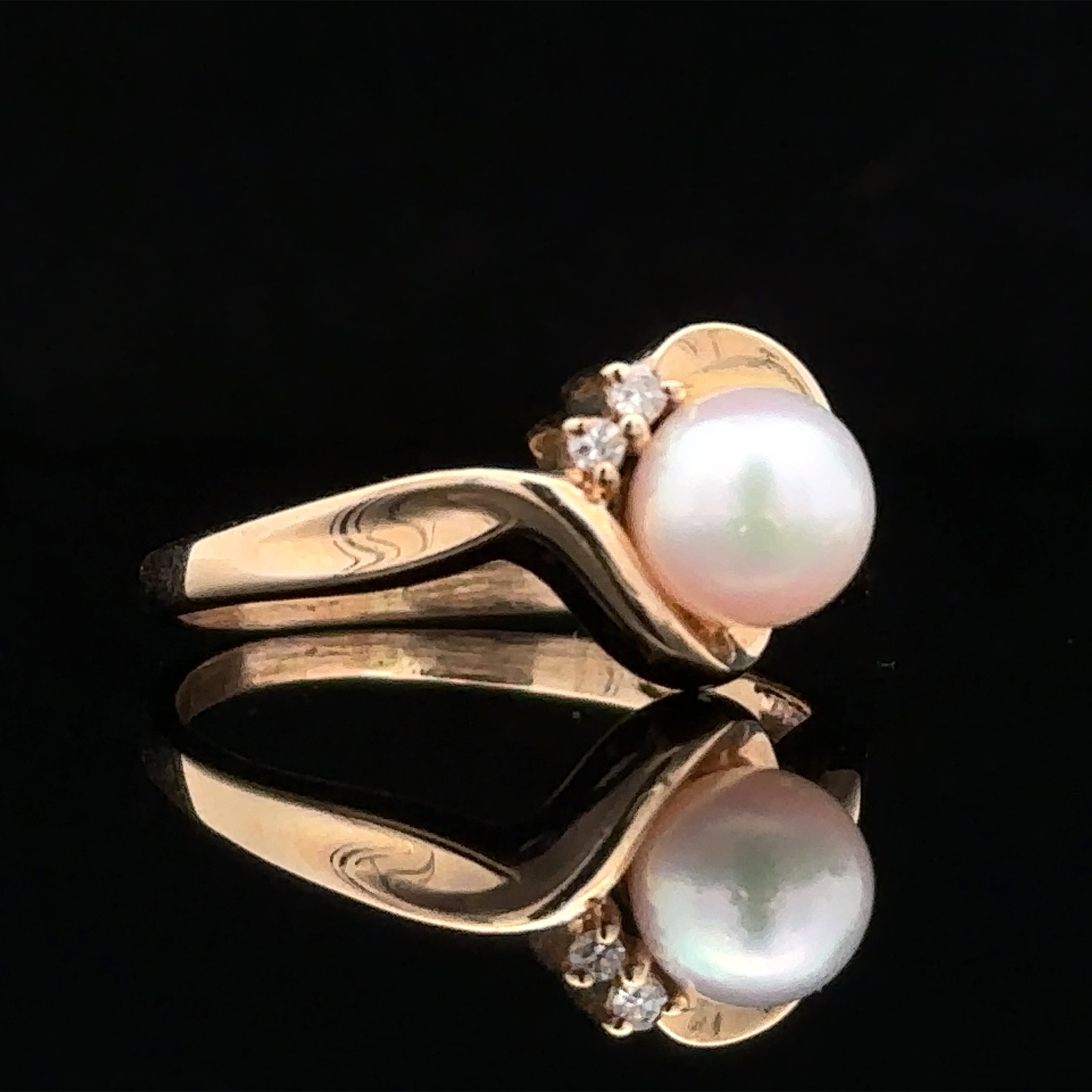 Addyson vintage pearl ring in yellow gold
