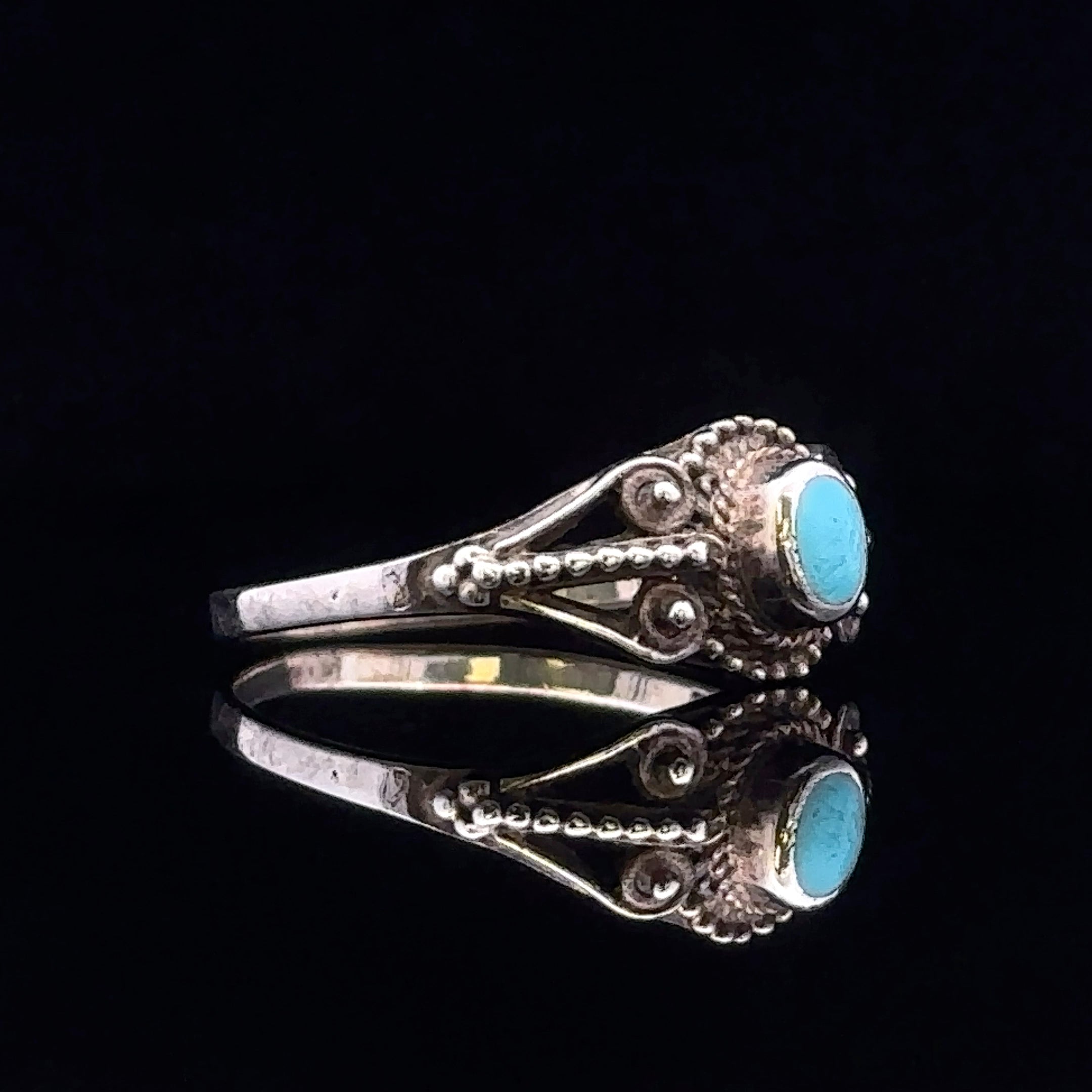 Dalary Sterling Silver Turquoise Ring with Beaded Sides