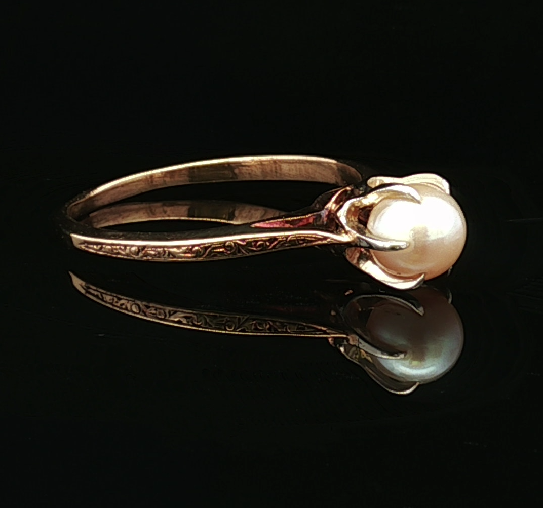 14K Yellow Gold Pearl Ring