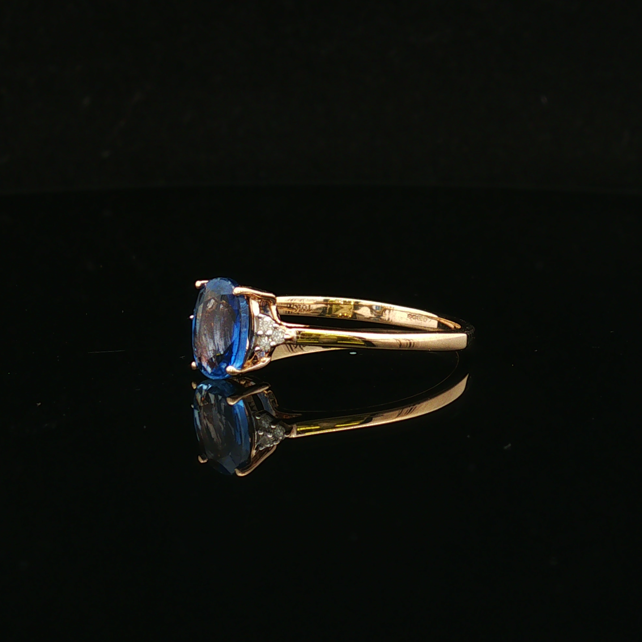 Kinsleye 10KY .85 CT Oval Tanzanite & Diamond Ring