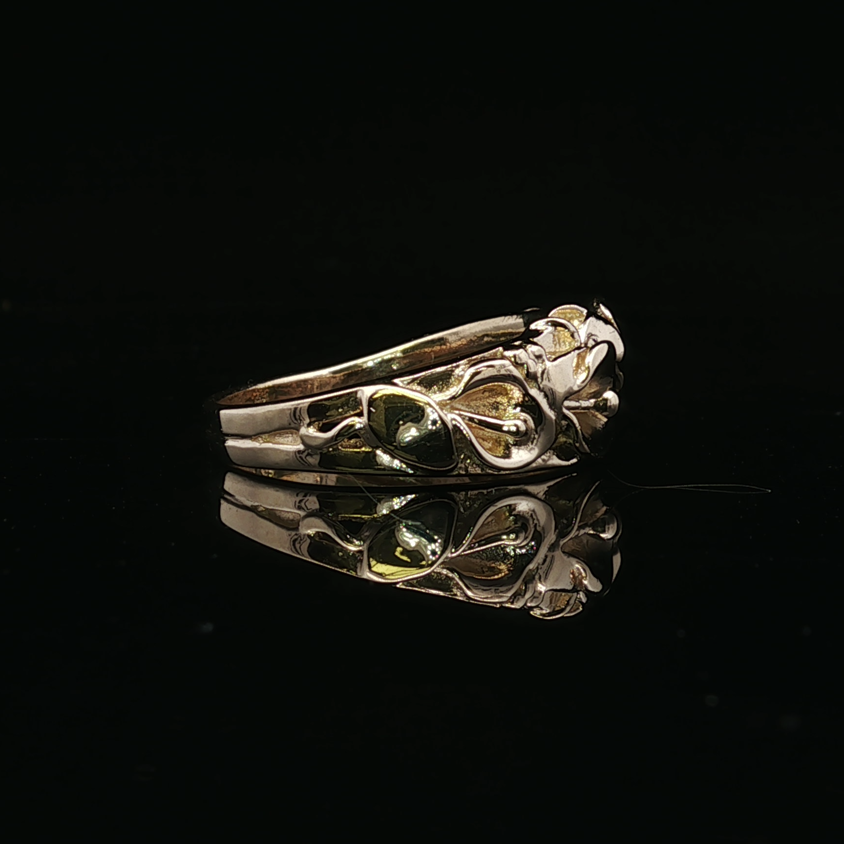 14K Yellow Gold Nature-Inspired Calla Lily Ring Size 7.25