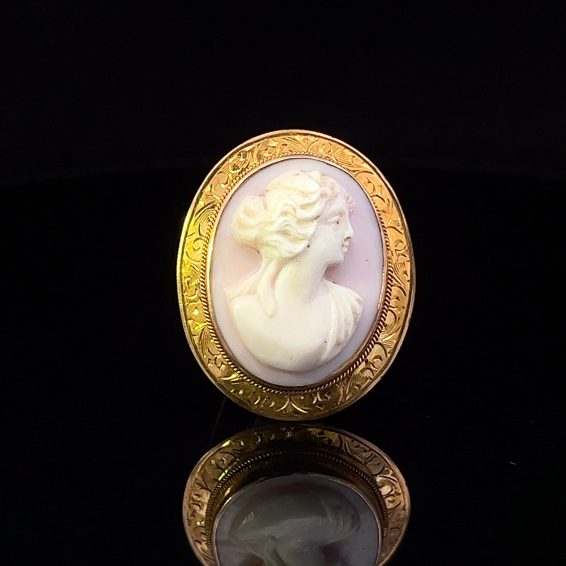 Taliyah 10KY 1920's Victorian Pink Conch Shell Cameo Brooch
