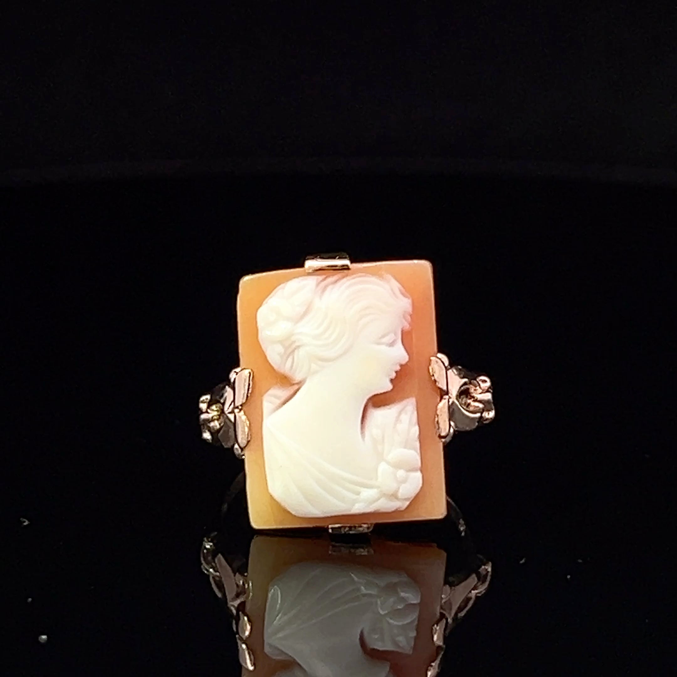 Marley 10KY Cameo Rectangle Ring