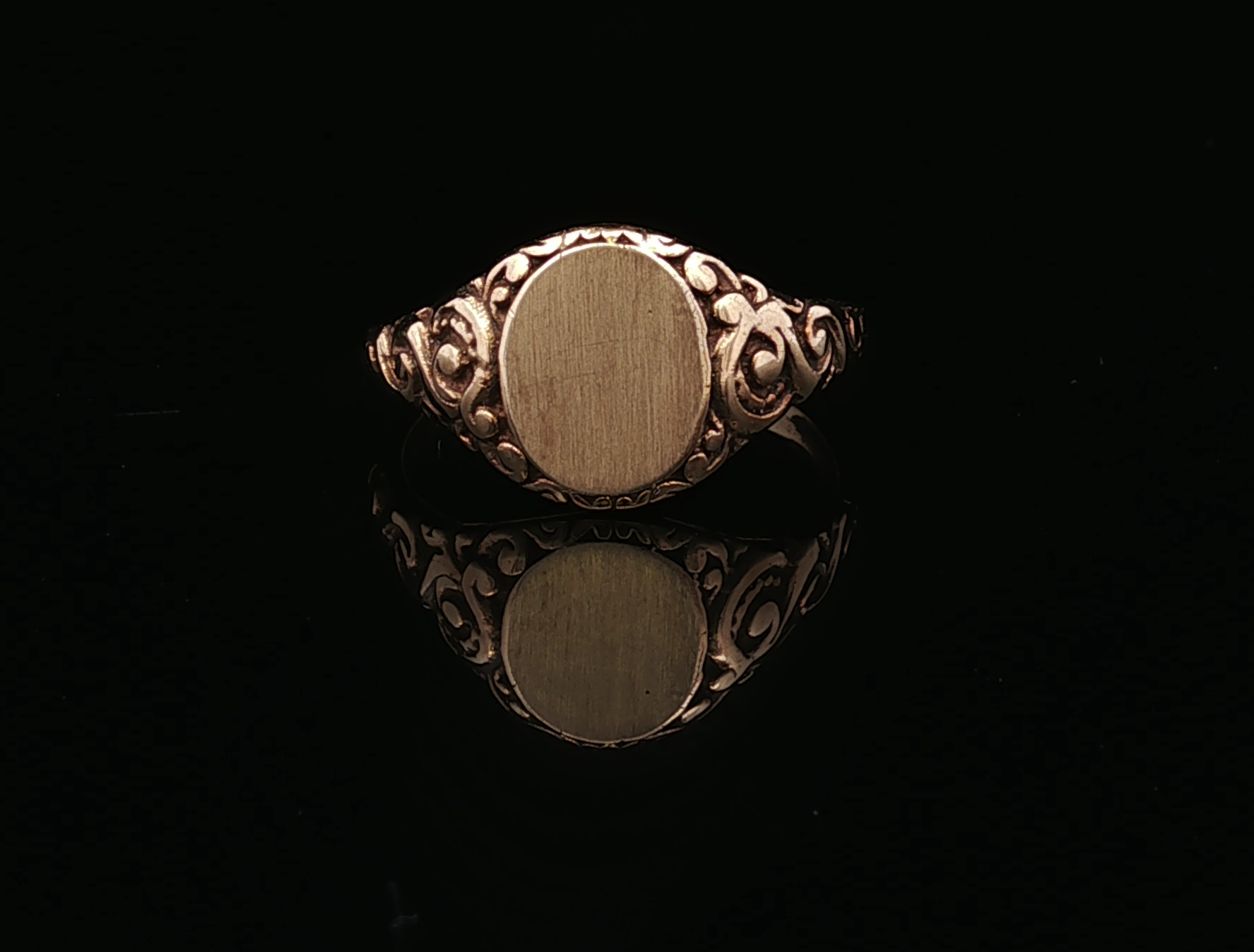 Cherissa 14KY Swirl Sides Signet Ring
