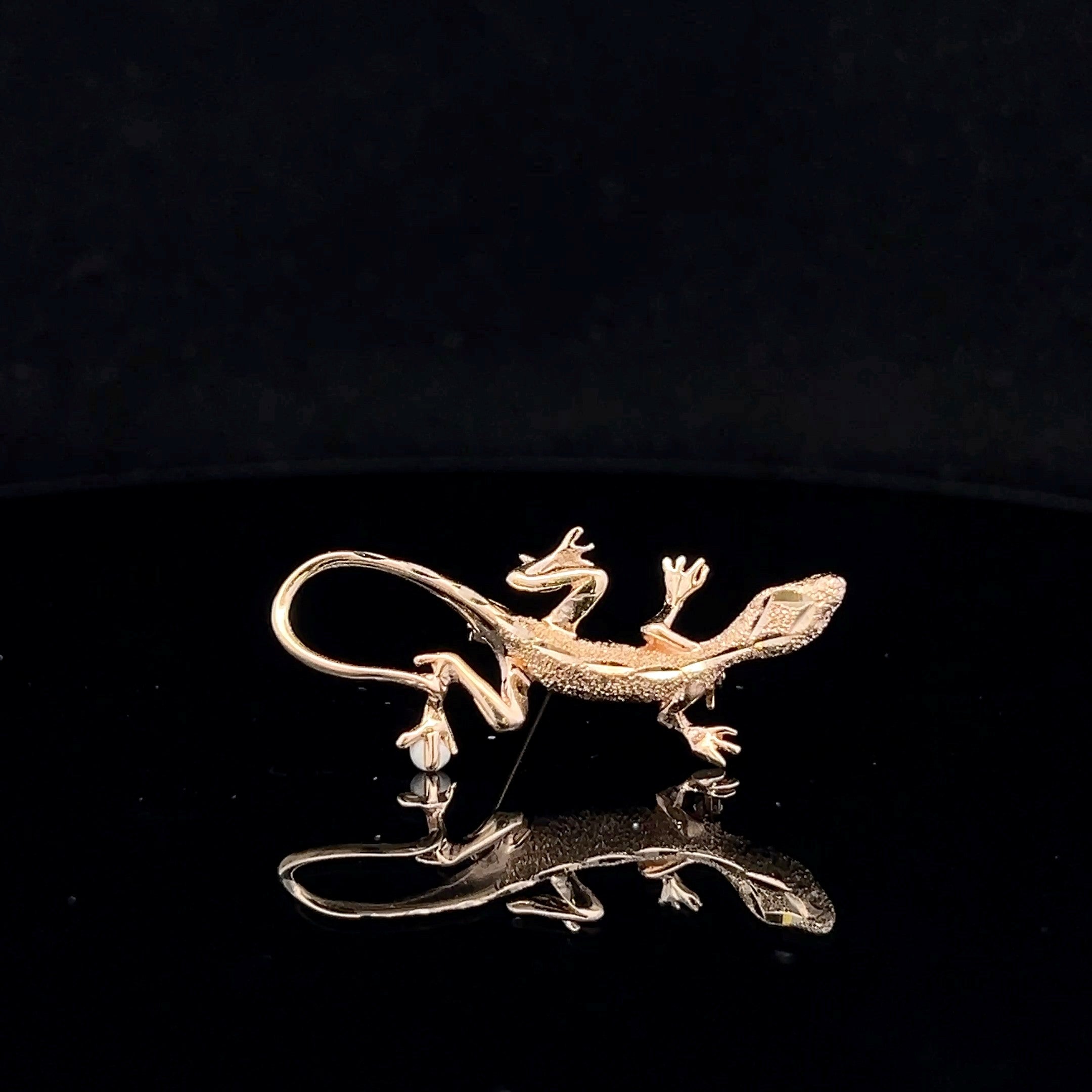 14K Yellow Gold Gecko Pin