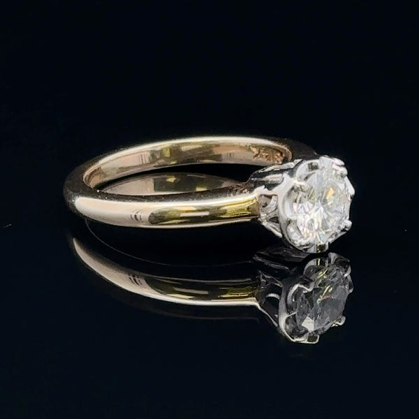 Close-up of 0.75ct G SI1 round diamond on Casey Ring.