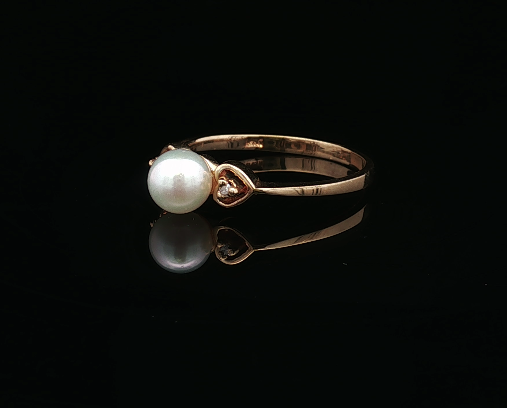 Adeline 14KY Pearl with Heart Sides Ring