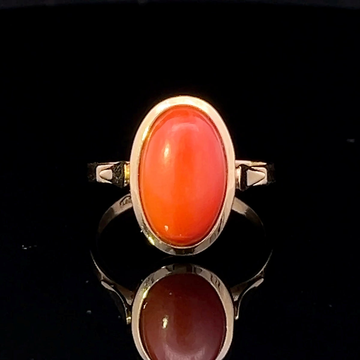 Serenity 18K Yellow Gold Coral Ring
