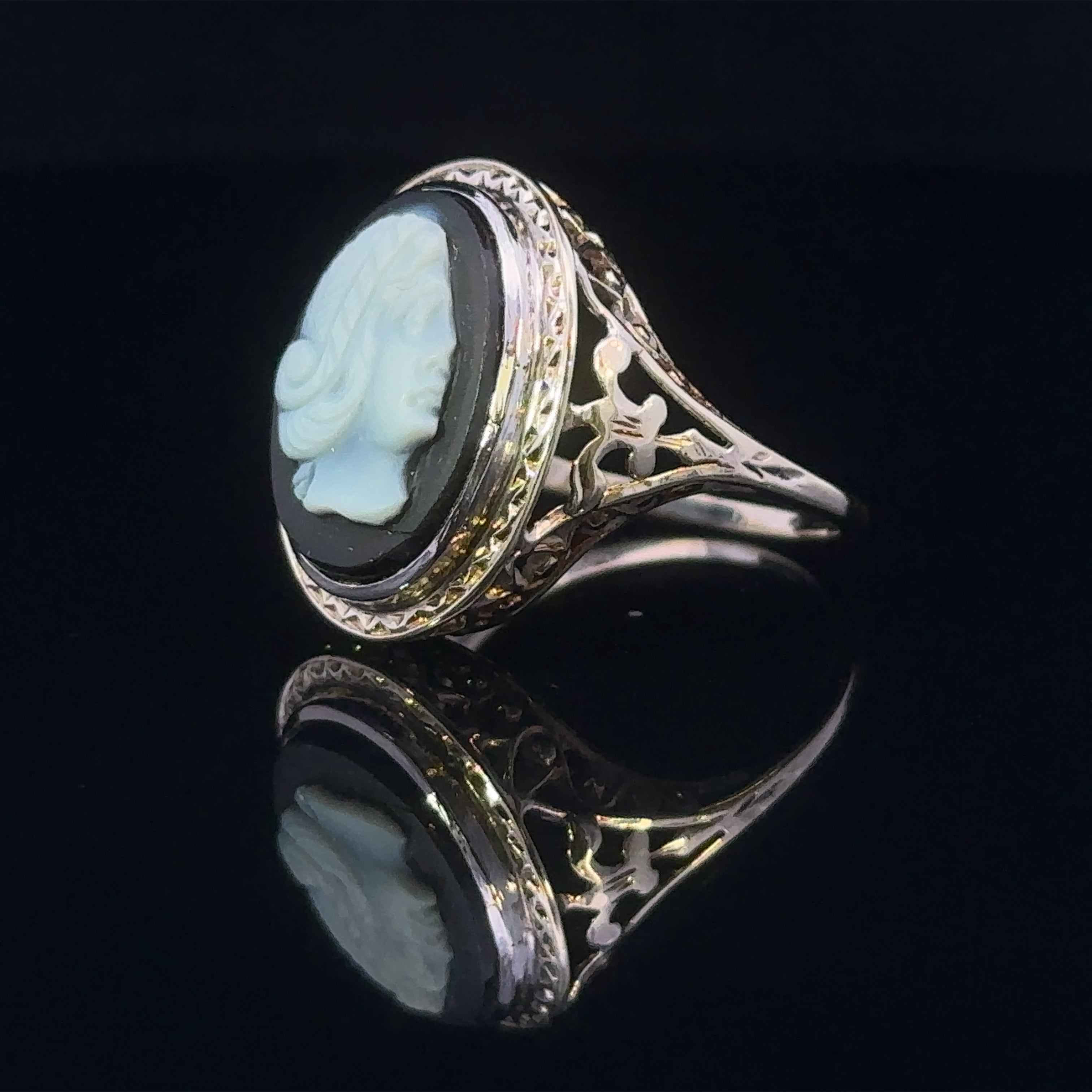 Sloan Cameo Ring