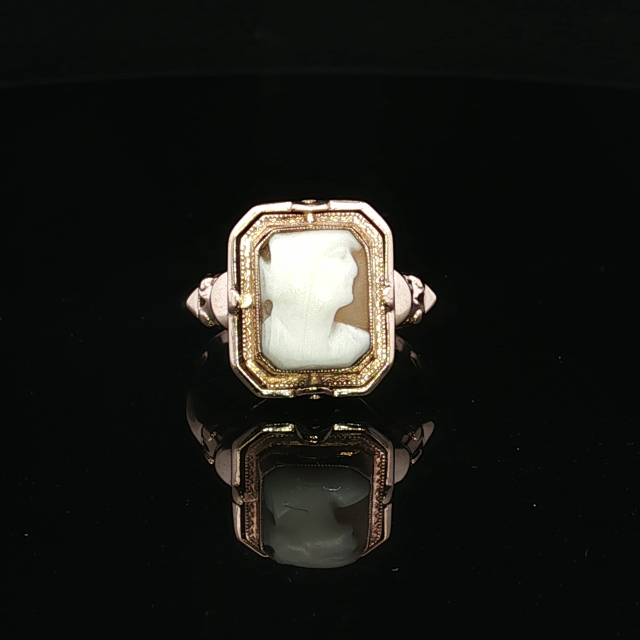 Lennox 10K Yellow Gold Onyx & Cameo Flip Ring