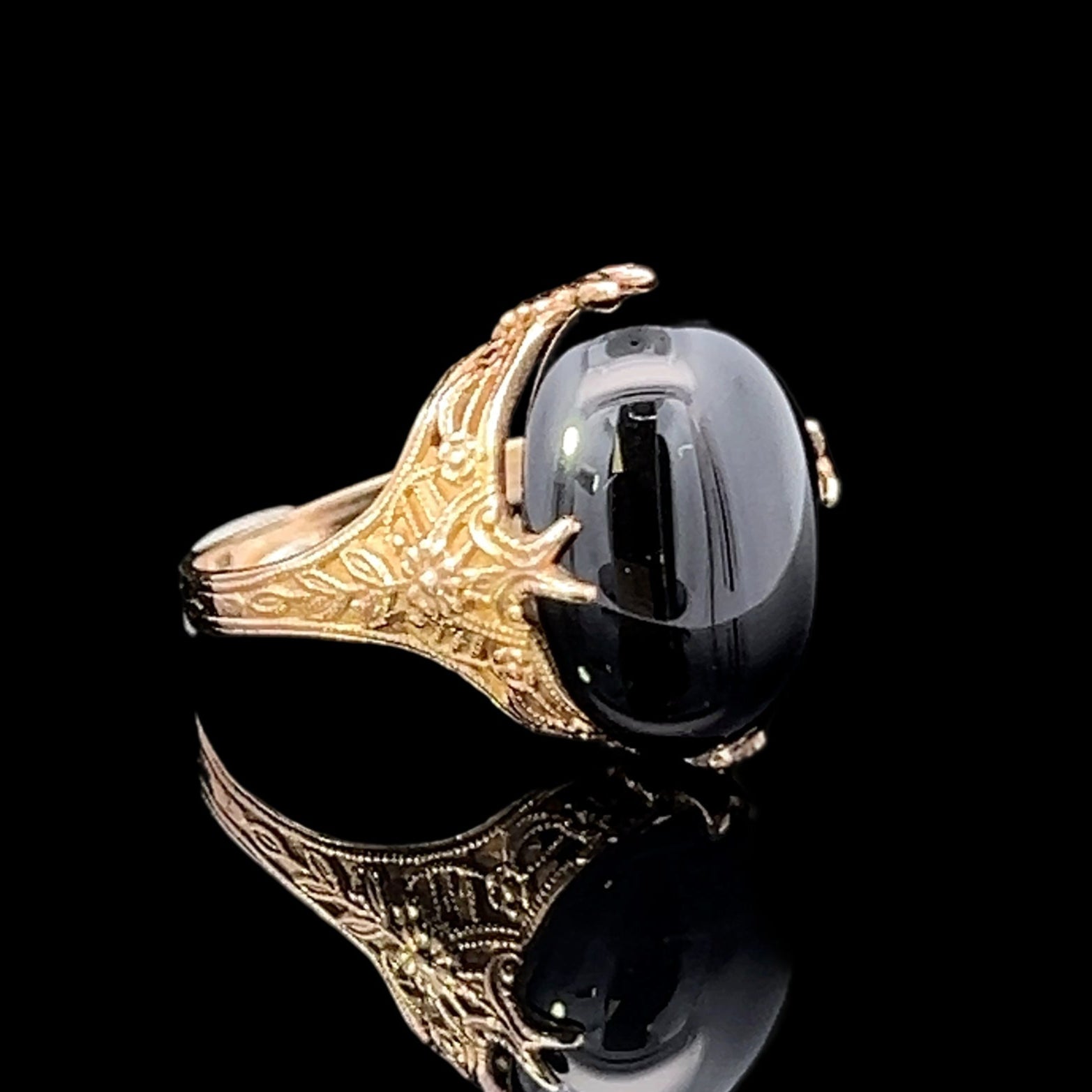Lilly 14K Yellow Gold Onyx Cabochon Ring