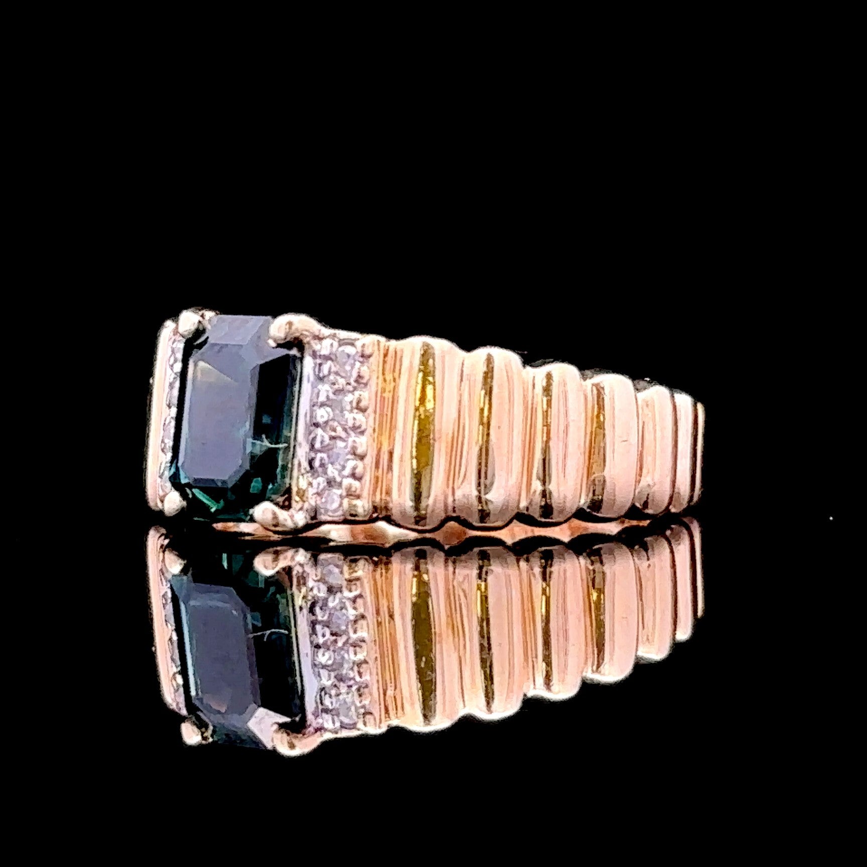 Anya Yellow 14K Gold Art Deco Ring with Alexandrite and Diamonds