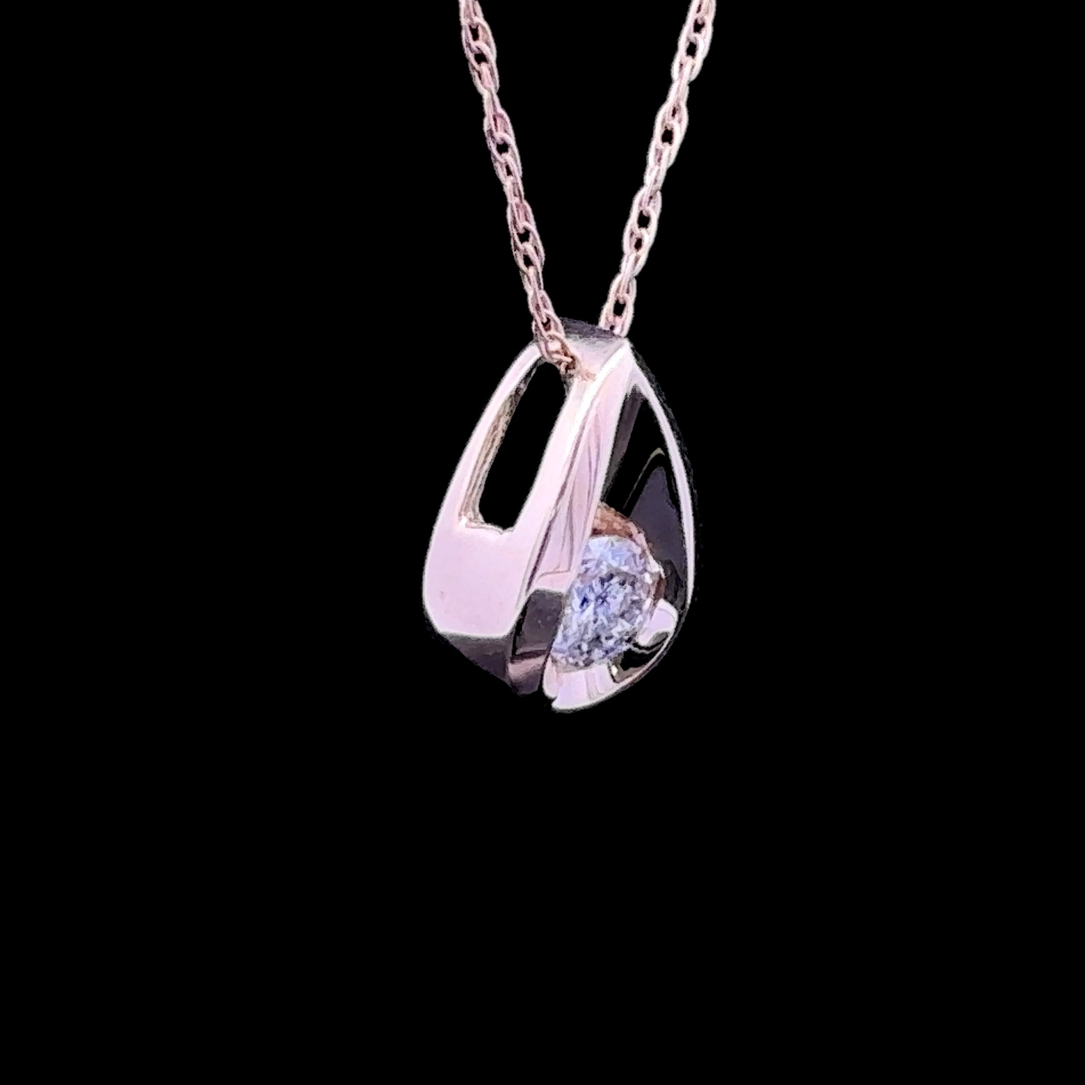 14K yellow gold pendant with 0.25ct diamond